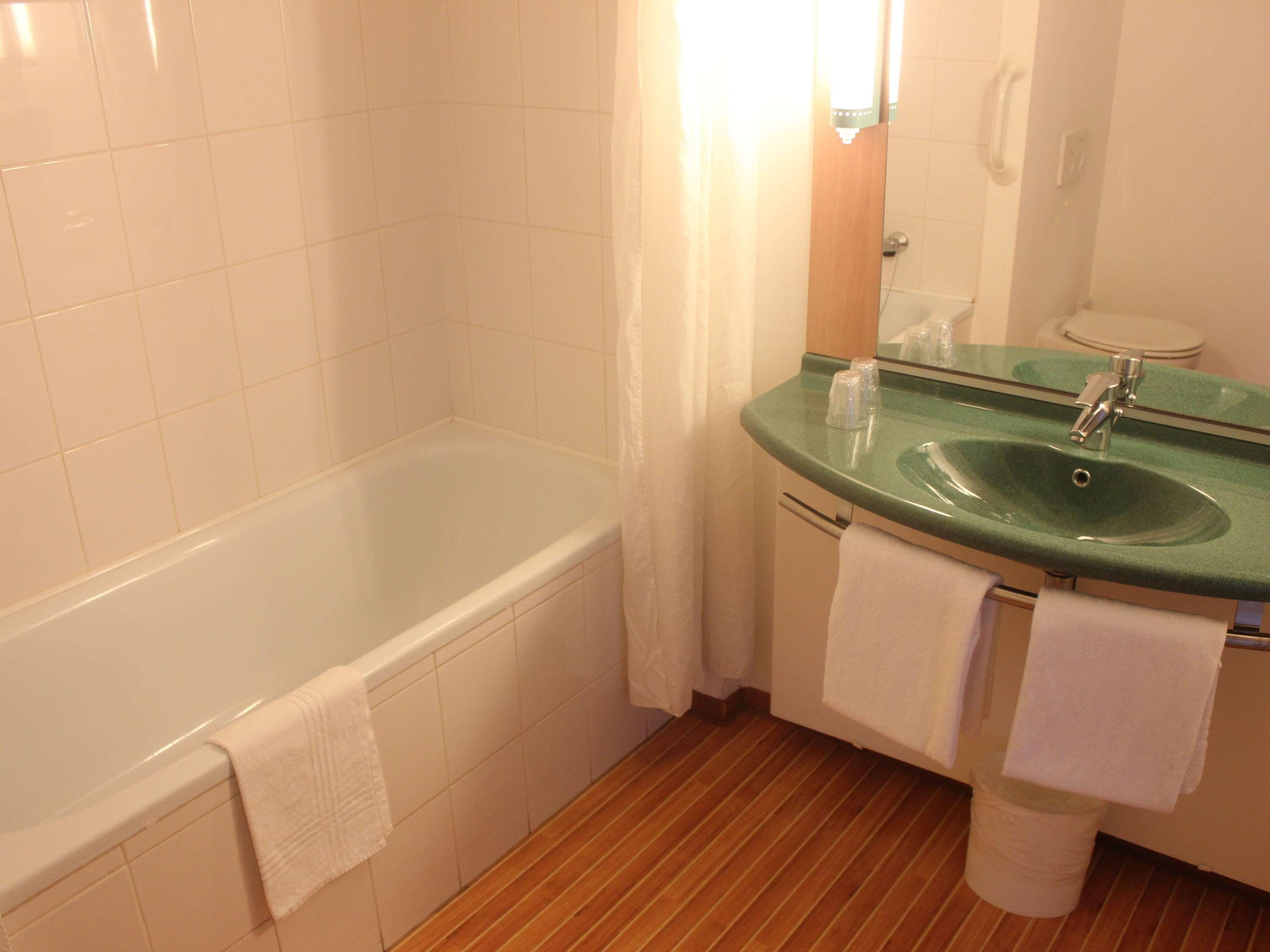 B&B Hotel Mons Gare Экстерьер фото