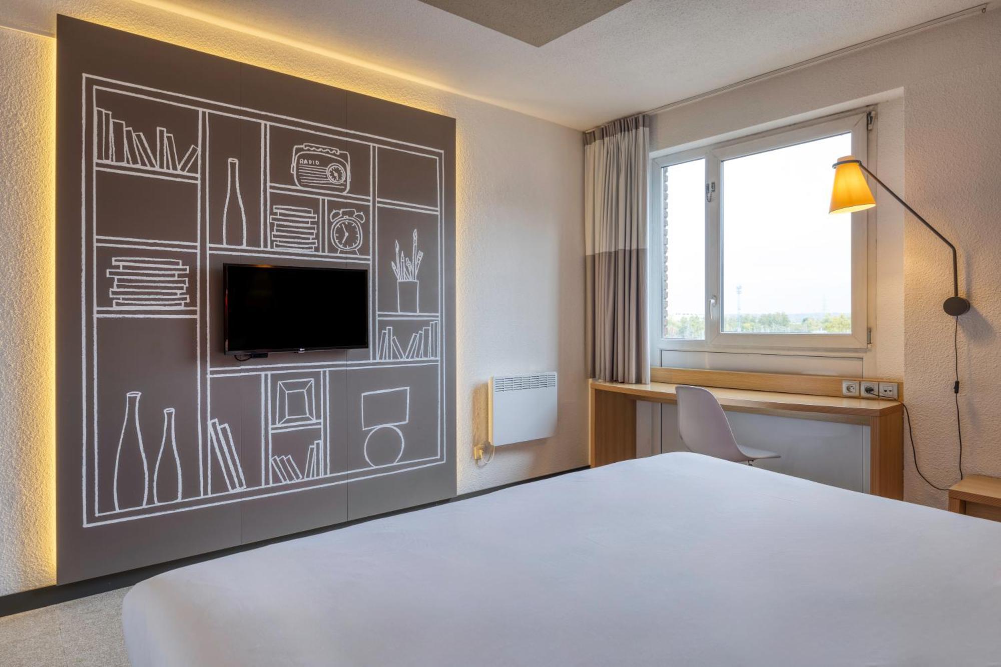 B&B Hotel Mons Gare Экстерьер фото