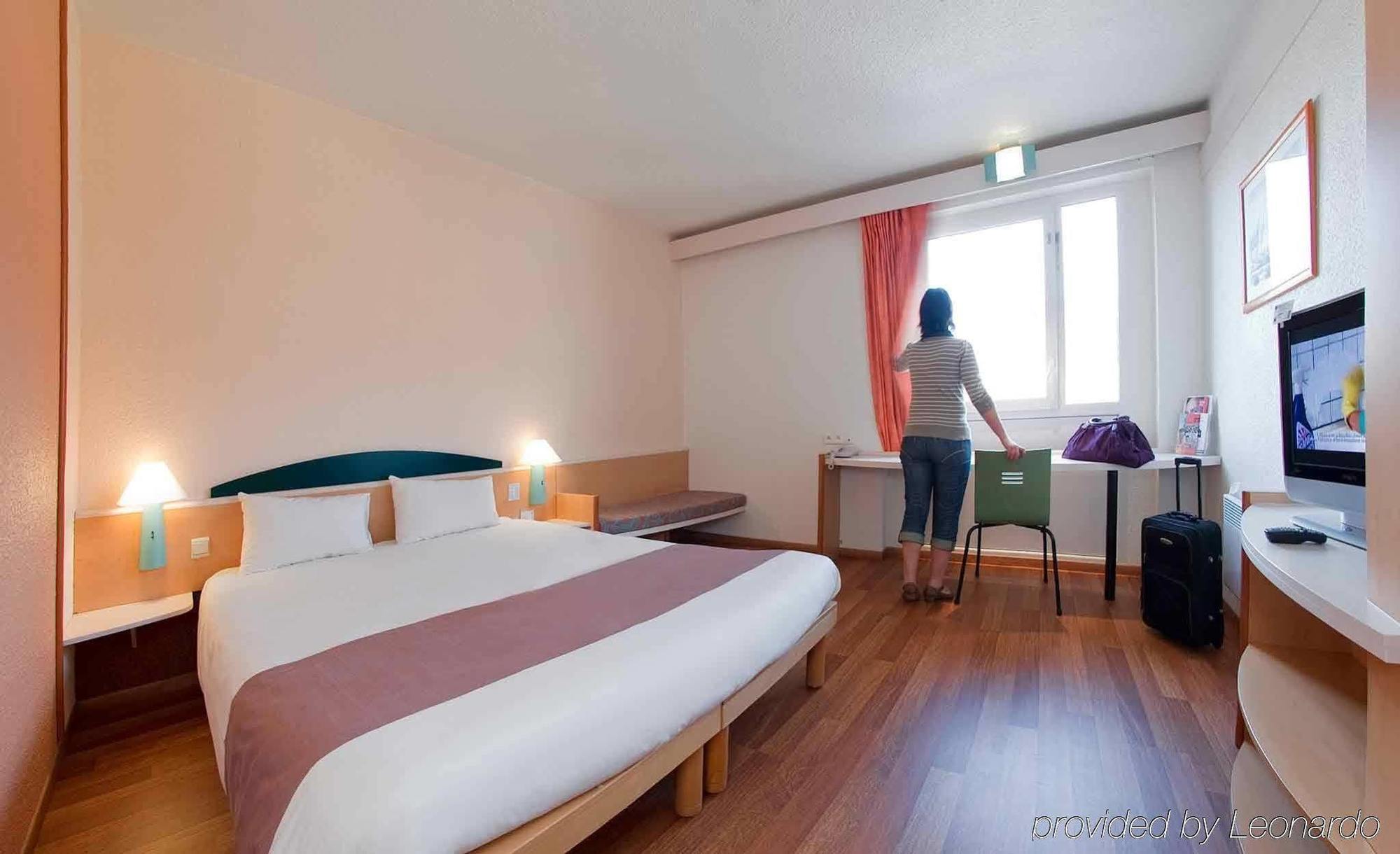 B&B Hotel Mons Gare Экстерьер фото